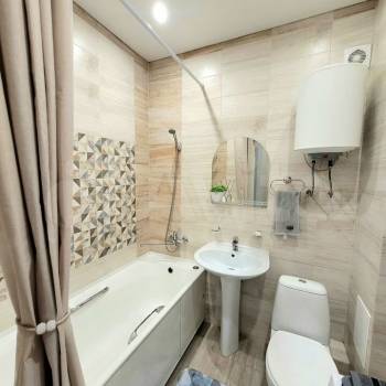 Сдается 1-комнатная квартира, 42 м²