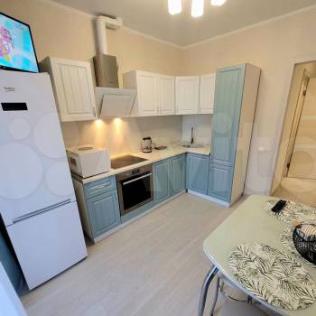 Сдается 1-комнатная квартира, 42 м²