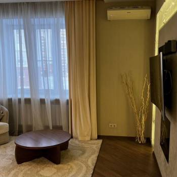 Сдается Многокомнатная квартира, 100 м²