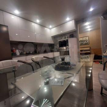 Продается Многокомнатная квартира, 105 м²