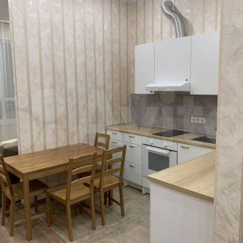 Продается 1-комнатная квартира, 37 м²