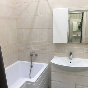 Продается 1-комнатная квартира, 37 м²