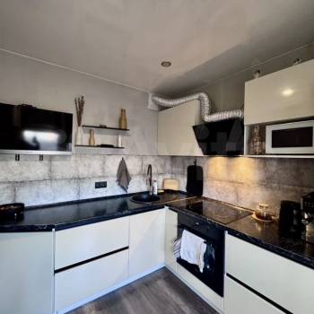 Продается 1-комнатная квартира, 38 м²