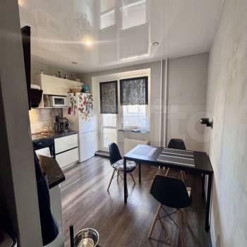 Продается 1-комнатная квартира, 38 м²