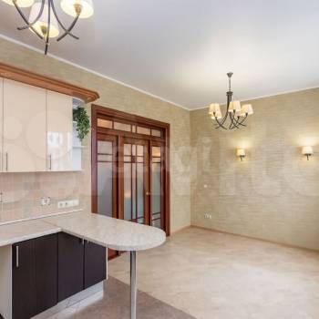 Продается 1-комнатная квартира, 61,2 м²