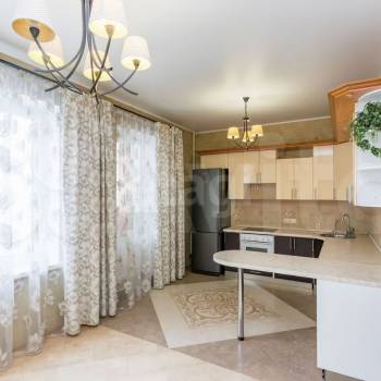 Продается 1-комнатная квартира, 61,2 м²