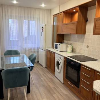 Сдается 1-комнатная квартира, 40 м²