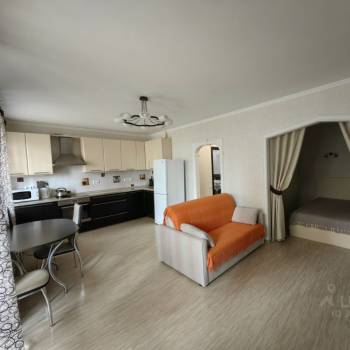 Сдается 1-комнатная квартира, 43 м²