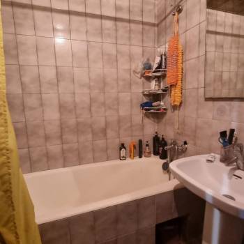 Продается Многокомнатная квартира, 80 м²
