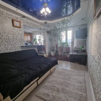 Продается Многокомнатная квартира, 80 м²