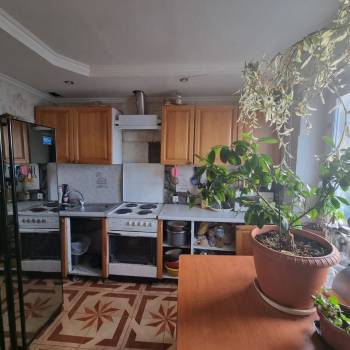 Продается Многокомнатная квартира, 80 м²