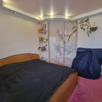 Продается Многокомнатная квартира, 80 м²