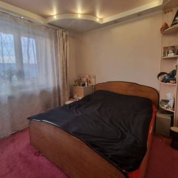 Продается Многокомнатная квартира, 80 м²