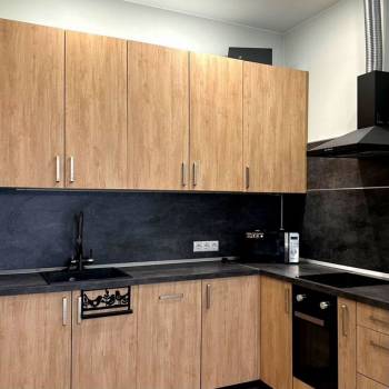 Продается 1-комнатная квартира, 42 м²