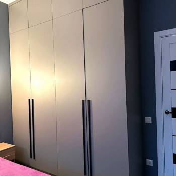Продается 1-комнатная квартира, 42 м²