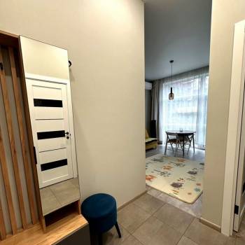 Продается 1-комнатная квартира, 42 м²