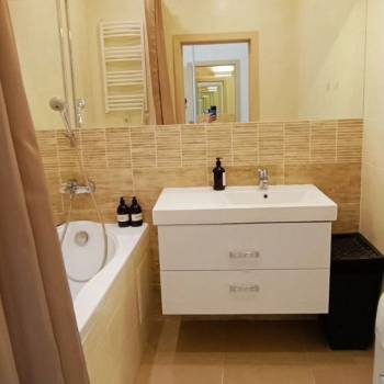 Сдается 2-х комнатная квартира, 76 м²