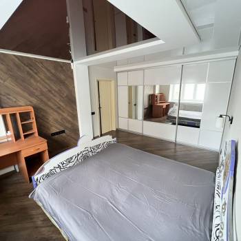 Продается 1-комнатная квартира, 77 м²