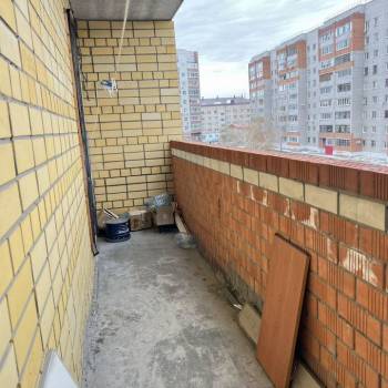 Продается 1-комнатная квартира, 77 м²