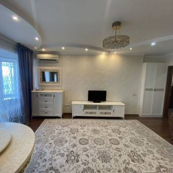 Сдается Многокомнатная квартира, 105 м²
