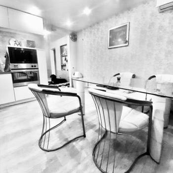Продается Многокомнатная квартира, 105 м²