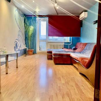Продается Многокомнатная квартира, 105 м²