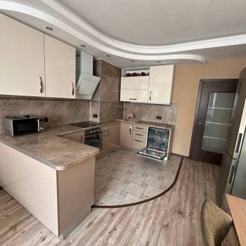 Сдается 2-х комнатная квартира, 88 м²