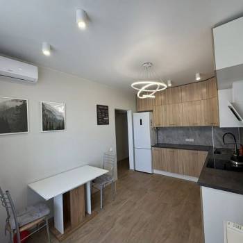 Сдается 1-комнатная квартира, 38 м²
