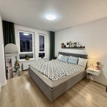 Продается 2-х комнатная квартира, 57 м²