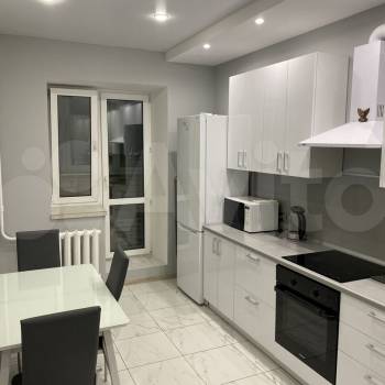 Сдается 1-комнатная квартира, 43 м²