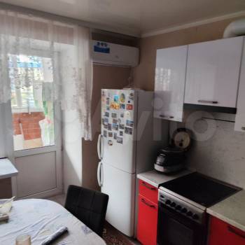 Продается 1-комнатная квартира, 42 м²