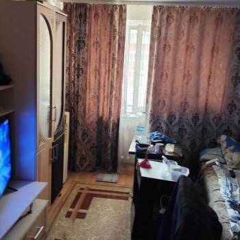 Продается 1-комнатная квартира, 42 м²