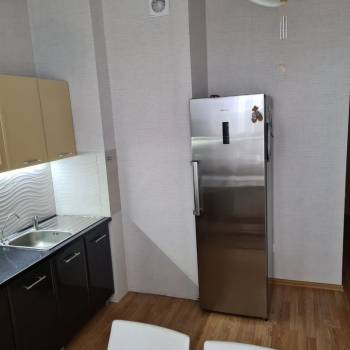 Продается 1-комнатная квартира, 65 м²