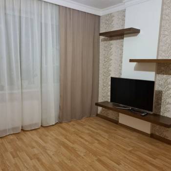 Продается 1-комнатная квартира, 65 м²
