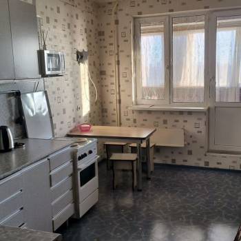 Сдается 1-комнатная квартира, 55 м²