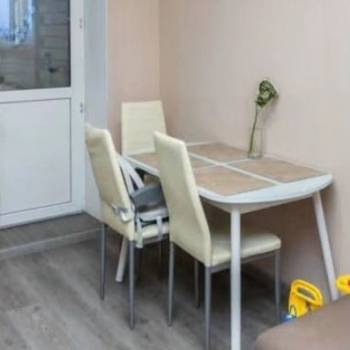 Продается 1-комнатная квартира, 42 м²