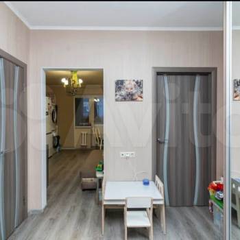 Продается 1-комнатная квартира, 42 м²