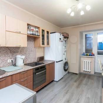 Продается 1-комнатная квартира, 42 м²