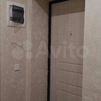 Продается 1-комнатная квартира, 42 м²