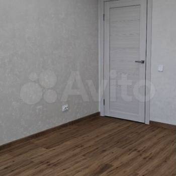 Продается 1-комнатная квартира, 42 м²