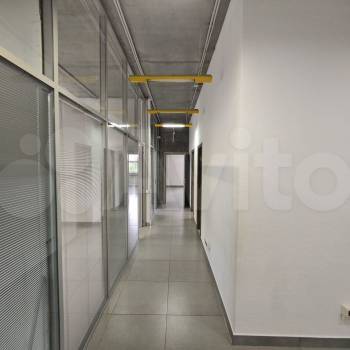 Сдается Нежилое помещение, 240 м²