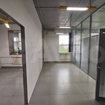 Сдается Нежилое помещение, 240 м²