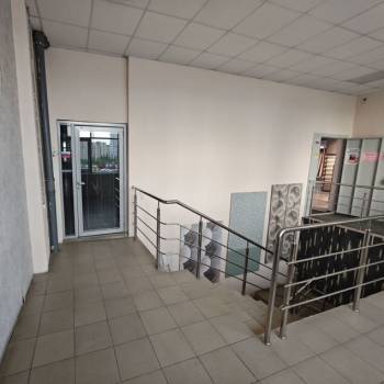 Сдается Нежилое помещение, 240 м²