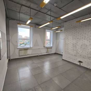 Сдается Нежилое помещение, 240 м²