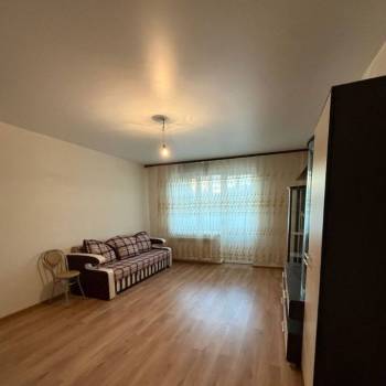 Продается 2-х комнатная квартира, 77,9 м²