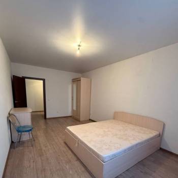 Продается 2-х комнатная квартира, 77,9 м²