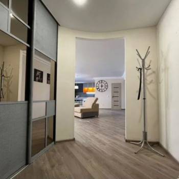 Продается 2-х комнатная квартира, 103,1 м²