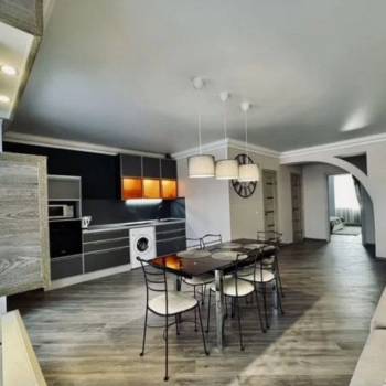 Продается 2-х комнатная квартира, 103,1 м²
