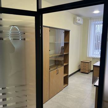 Продается Нежилое помещение, 241 м²