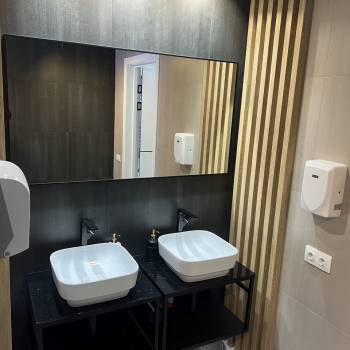 Продается Нежилое помещение, 241 м²